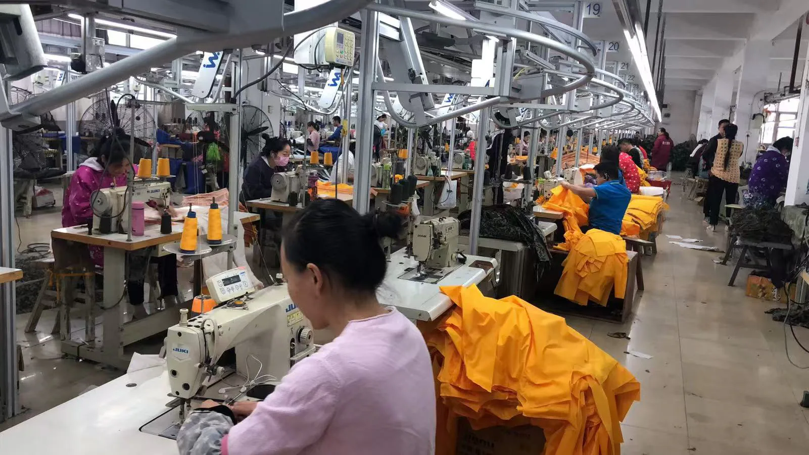 Wuhan Jinteng garment workshop and production process, archive view 20
