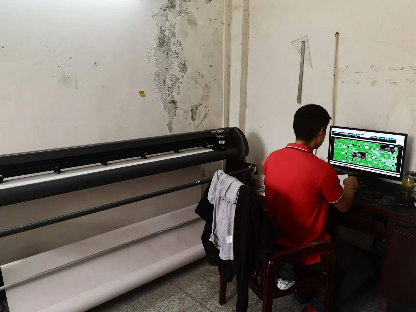 Wuhan Jinteng garment workshop and production process, archive view 16
