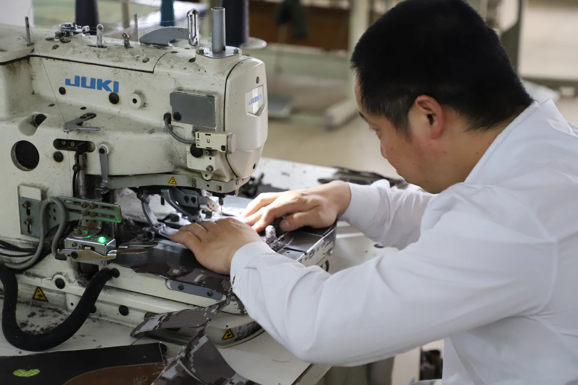 Wuhan Jinteng garment workshop and production process, archive view 9